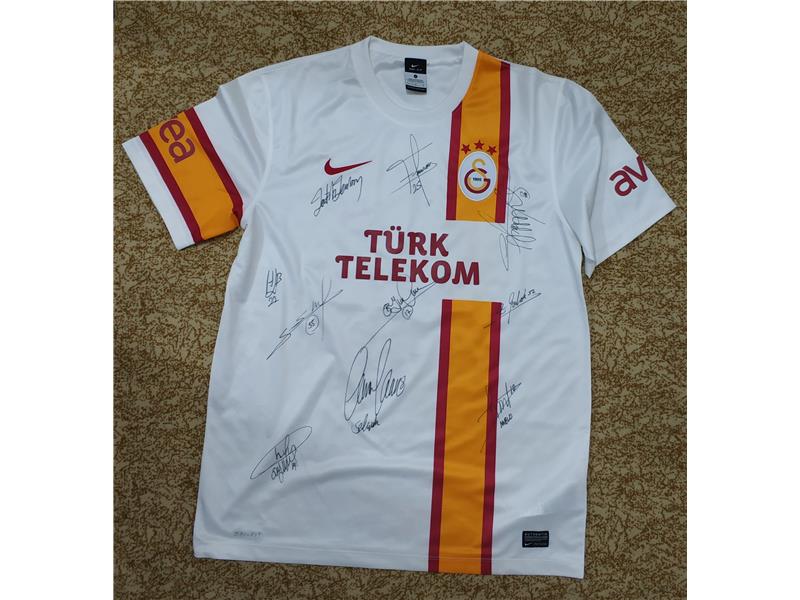 Galatasaray forması imzalı dr