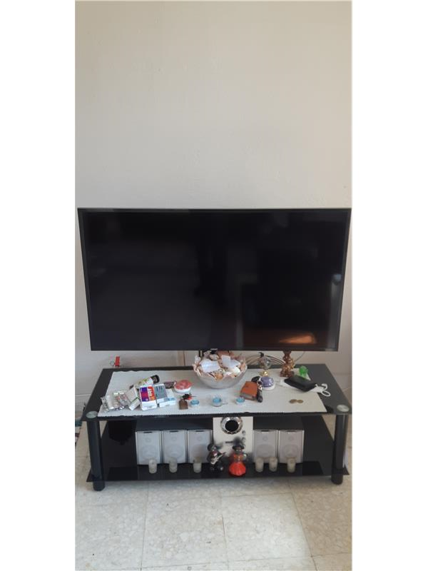 4 aylik samsung smart led tv 5 yil garantiai var sorunsuz daha cizik.yok