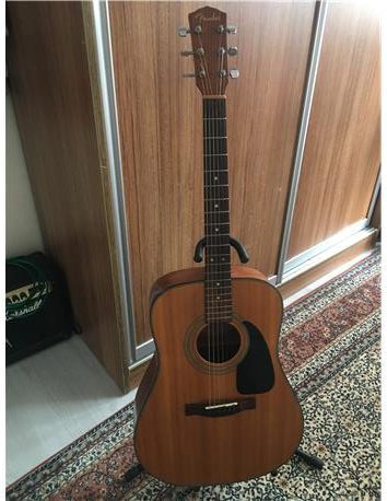 Fender CD-100 Akustik Gitar