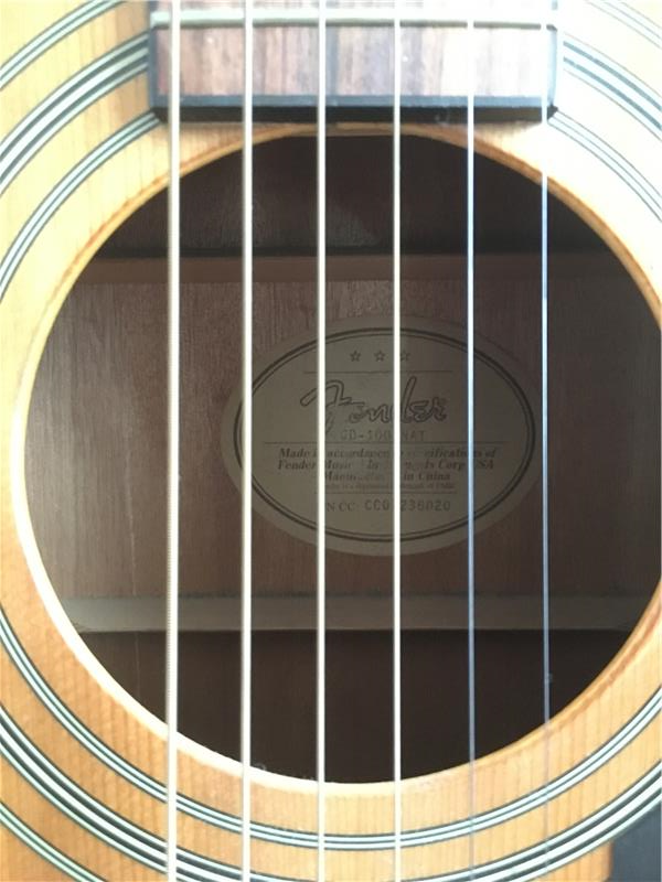Fender CD-100 Akustik Gitar