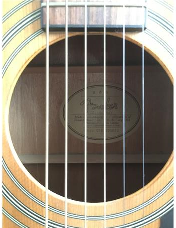 Fender CD-100 Akustik Gitar