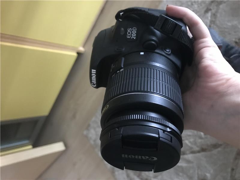 Canon EOS 200D 4 aylık yeni dijital kamera