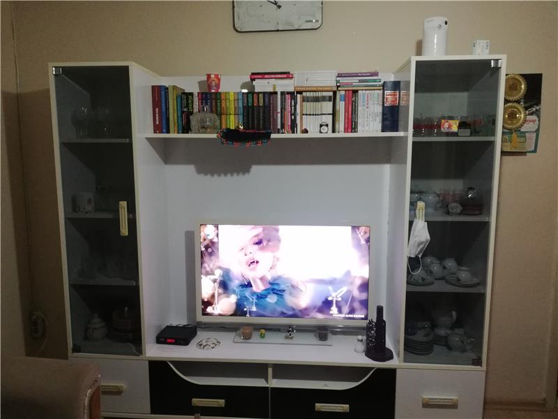 Beyaz kullanışlı temiz Tv ünitesi