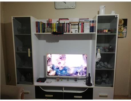 Beyaz kullanışlı temiz Tv ünitesi