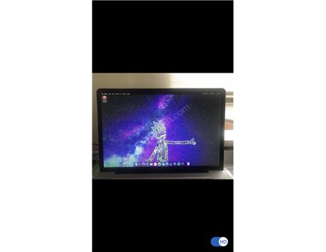 Macbook pro 17” mükemmel temizlikte