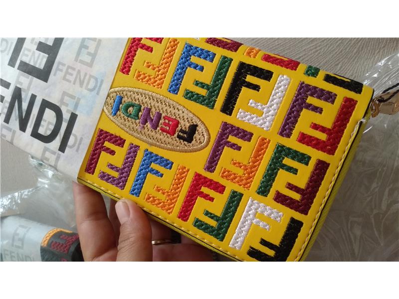 fendi cüzdan
