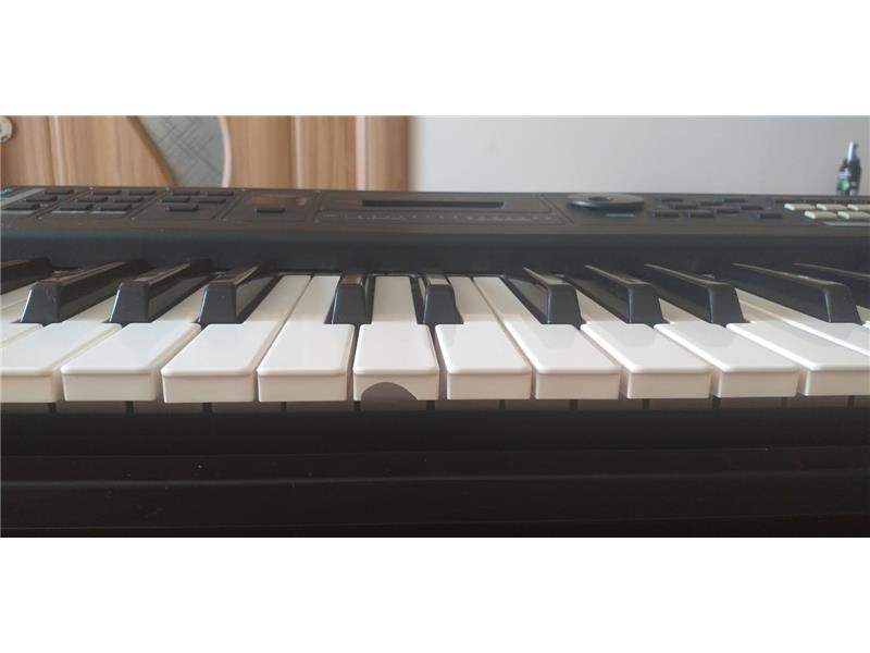 YAMAHA MX61 + ÇANTA + AYAKLIK + PEDAL + USB/MIDI KABLOSU + JAK