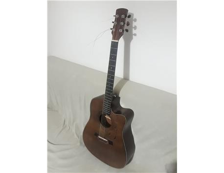 Jumbo Kasa Akustik Gitar