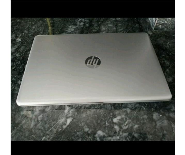 Hp 15-d1xxx laptop neredeyse sıfır herhangi bir sorunu olmayan ekran kartı laptop