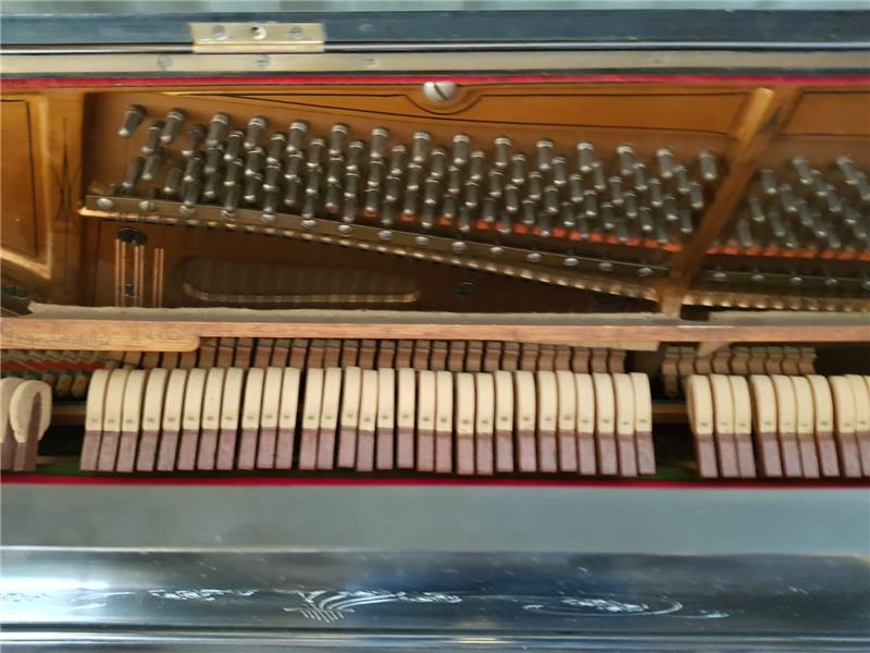 W. Hartmann Akustik Konsol Piyano