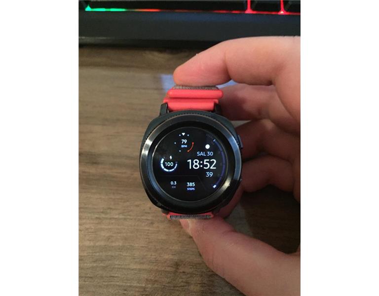 Samsung Gear Sport Çiziksiz,Extra Kayış Ve Ekran Koruyucu