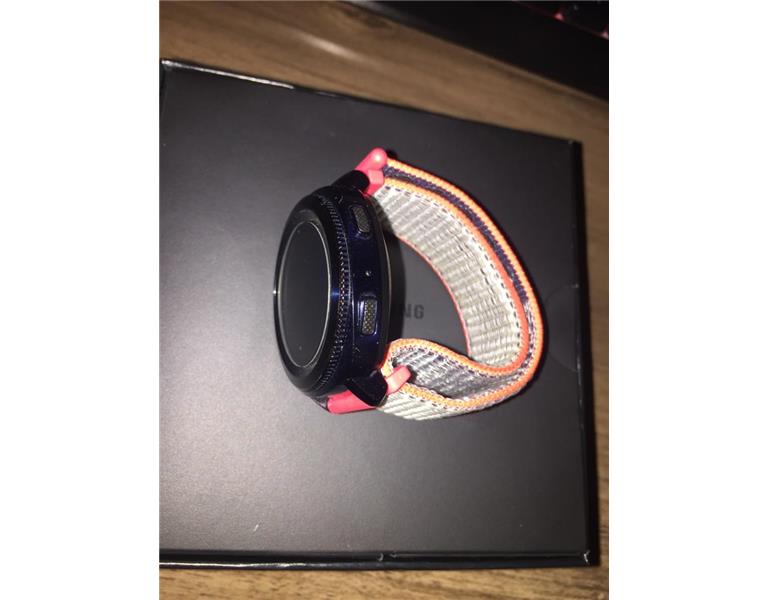 Samsung Gear Sport Çiziksiz,Extra Kayış Ve Ekran Koruyucu