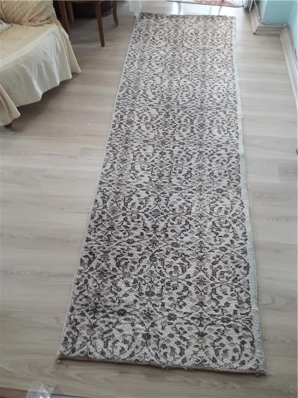 Isparta Halı. 2 Adet. Her Bir Isparta Halı 3´er metre. 