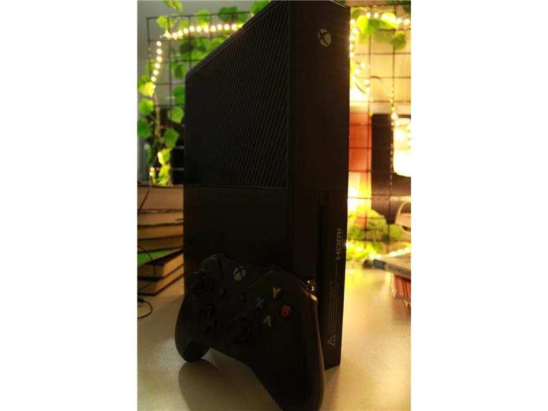 XBOX ONE 500GB+ GAMEPAD