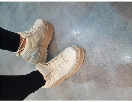Rihanna bot 40 numara
