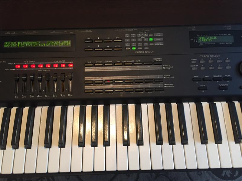 Roland vj 1000