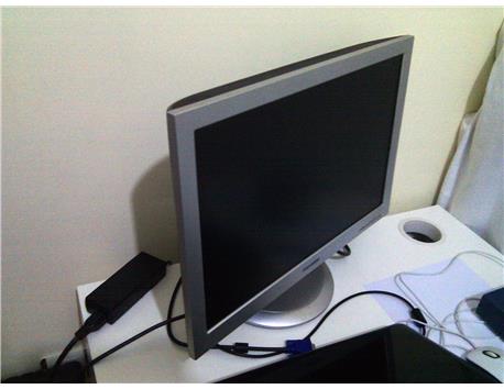 Pro 2000 900W 19´ LCD Monitör