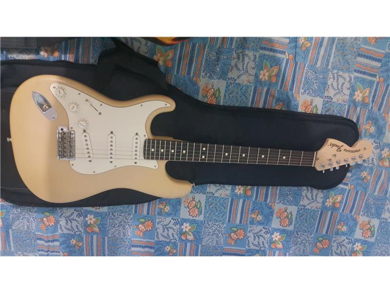 Satılık Fender Highway One (USA) Strat