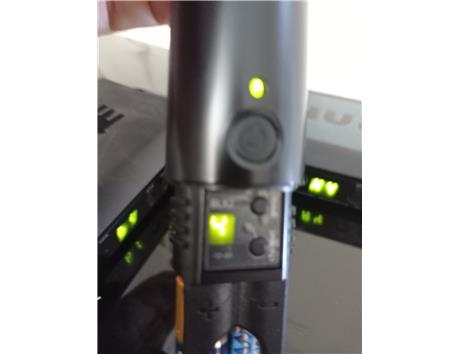 SHURE BLX4 / 2 CİHAZ 1 MİKROFON - TEMİZ  