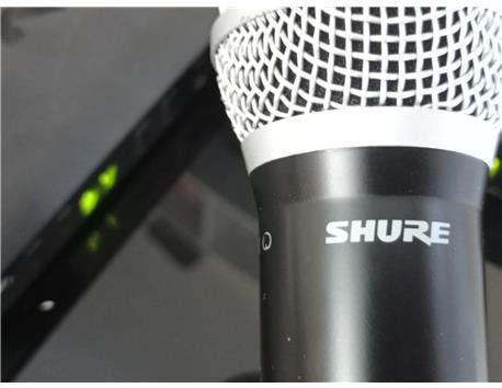 SHURE BLX4 / 2 CİHAZ 1 MİKROFON - TEMİZ  