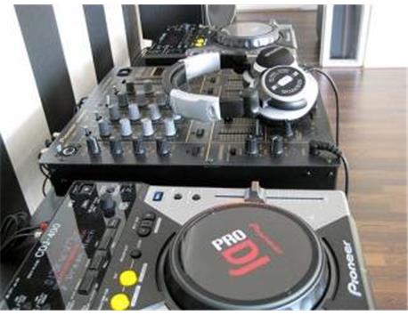 PIONEER DJ DDJ-Pioneer DJ XDJ-XZ📲 +1 780-299-9797