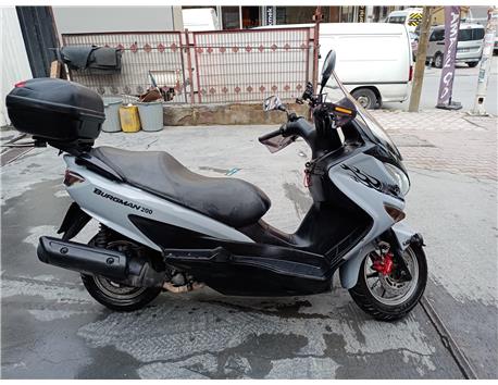 2014 suzuki burgman uh 200