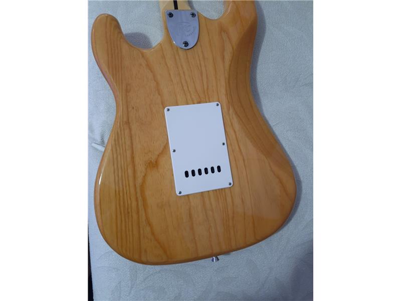 SX Ash .na stratocaster çalınmadı daha..