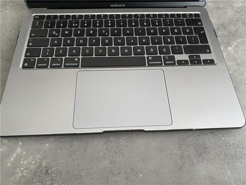MacBook Air M1 Masaüstü takaslı