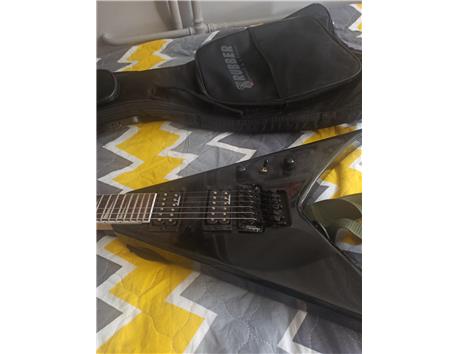 Jackson js32 King V Floyd Rose