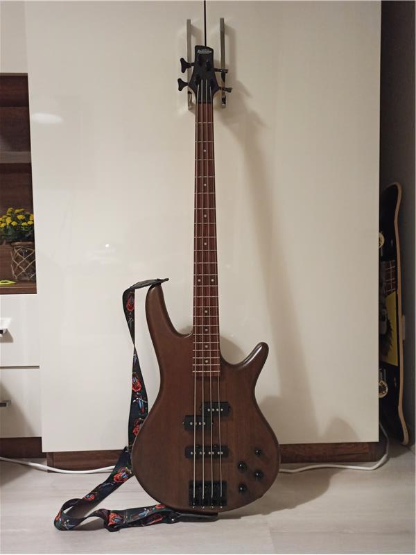 Ibanez Bas Gitar ve Washburn Amfi