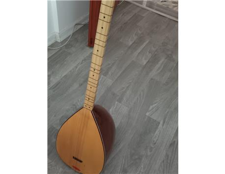 kısa sap bağlama (akustik gitar ile takas olur)