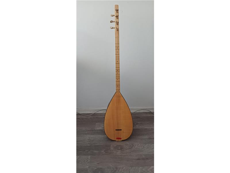 kısa sap bağlama (akustik gitar ile takas olur)