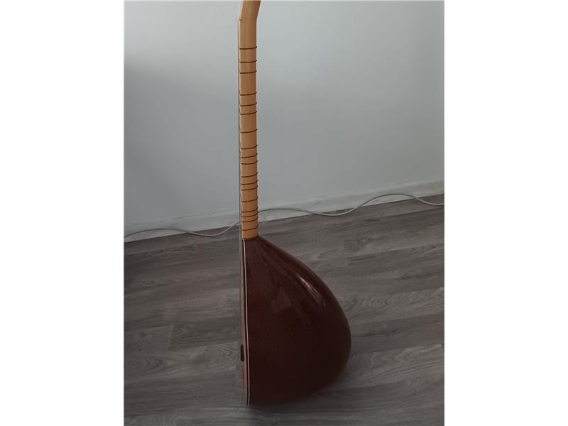 kısa sap bağlama (akustik gitar ile takas olur)