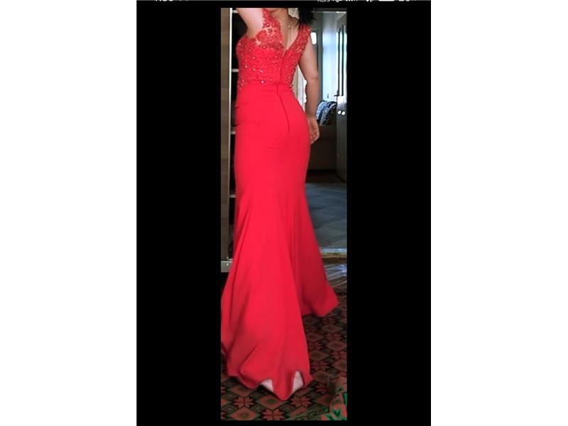 Kırmızı Balık Model Abiye – 1 Kez Giyildi (38 Beden)”