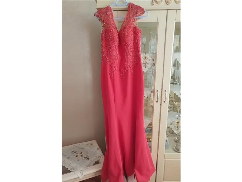 Kırmızı Balık Model Abiye – 1 Kez Giyildi (38 Beden)”