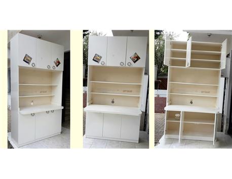 Sinpaş dairelerinde kullanılan özel tasarım bilgisayar masası&kitaplık