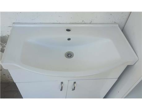 Banyo Dolabı detayları okumadan yazmayınız lütfen