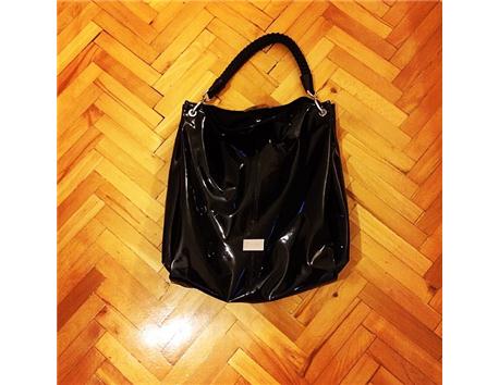 Armani çanta harvey nichols tan alinmistir