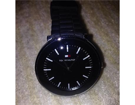 tommy hılfıger siyah saat