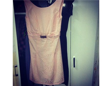 Sadece 1 defa giyilmiş elbise 30 tl 