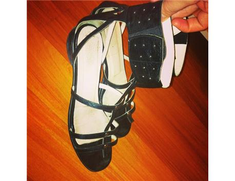 Hakiki deri Zeyna sandalet sadece  25 tl #deri #sandalet #ayakkabı #satılık #satıyorum #ikinciel #moda #ayakkabı #yılbaşı