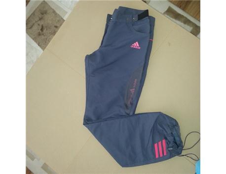 Orjinal Adidas eşofman M beden sıfır gibi 1 kez giyilmistir 30 tl