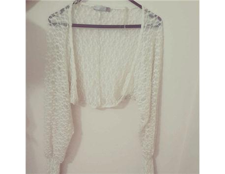 Krem rengi dantel detayli m beden koton bolero Fiyat 15 tl #bolero #dantel #koton #bayan #yazlik # abiye