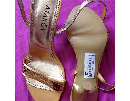 Ataköy abiye topuklu ayakkabı. 149tl´ye alındı, 1 defa bile giyilmedi. 40tl